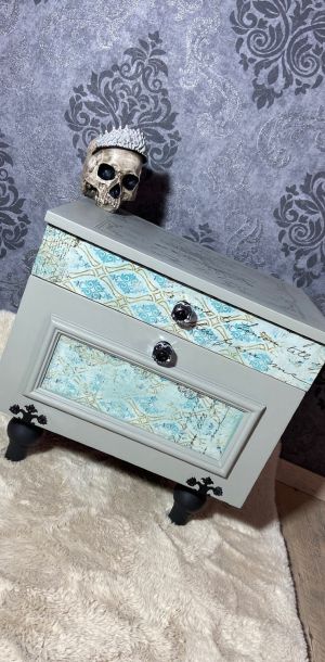 Vintagequeen Redesign Kleinmöbel Nachtkästchen